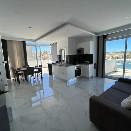 Seaview Setters Penthouse 아파트